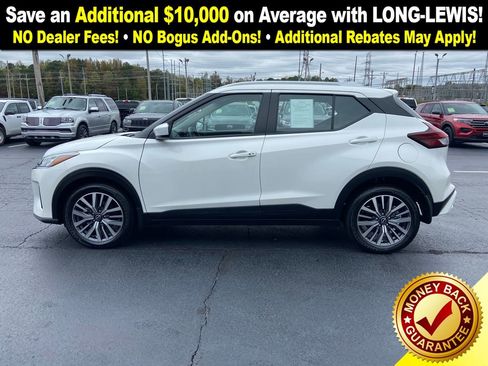 Used 2024 Nissan Kicks SV image 2