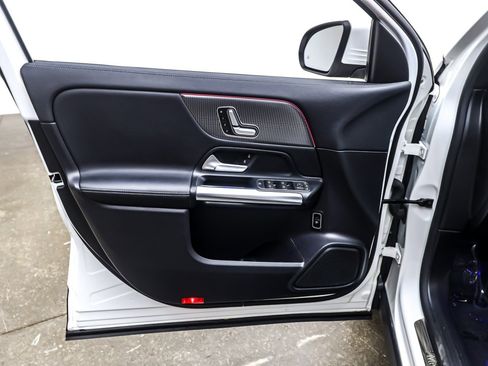 Used 2021 Mercedes-Benz GLA 250 GLA 250 SUV image 21