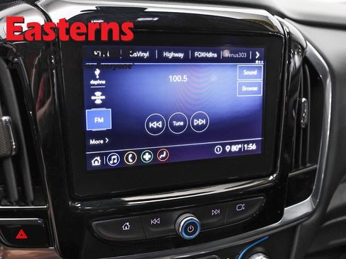 Used 2021 Chevrolet Traverse LT image 19