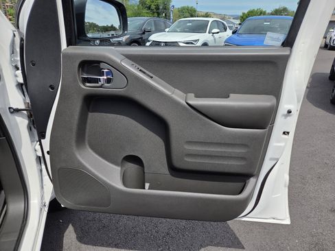 Used 2020 Nissan Frontier SV RWD image 22