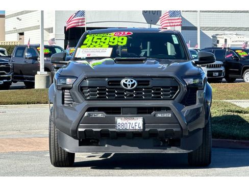 Certified 2025 Toyota Tacoma TRD Sport image 9