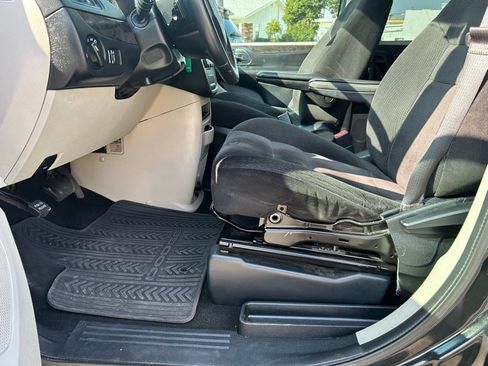 Used 2014 Dodge Grand Caravan American Value Package w/ UConnect Hands-Free Group image 8