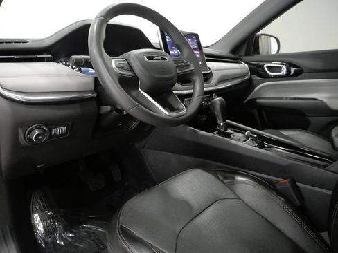 Used 2023 Jeep Compass Limited w/ Sun and Sound Group AWD/4WD image 11
