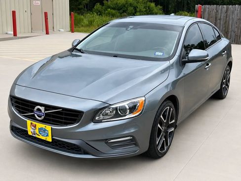 Used 2017 Volvo S60 T5 Dynamic FWD image 1