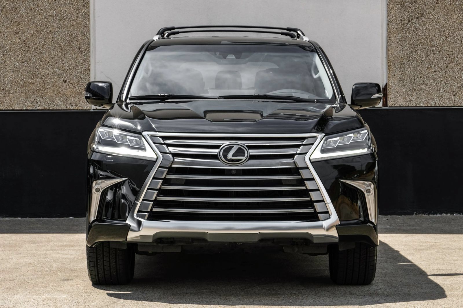 Used 2021 Lexus LX 570 4WD w/ Luxury Package image 5