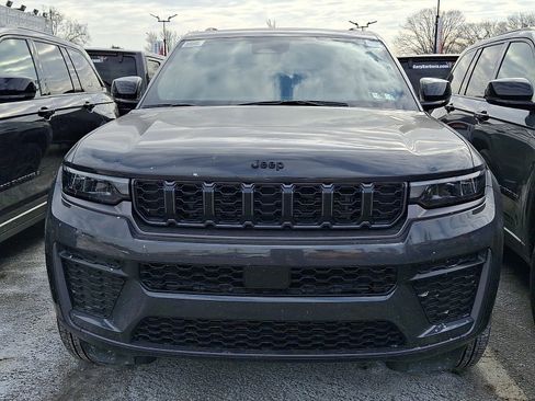 New 2026 Jeep Grand Cherokee Altitude AWD/4WD image 2