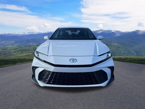 Used 2026 Toyota Camry SE FWD image 9