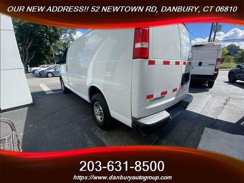 Used 2021 Chevrolet Express 2500 RWD image 3