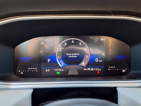 Used 2025 Volkswagen Taos SE image 16