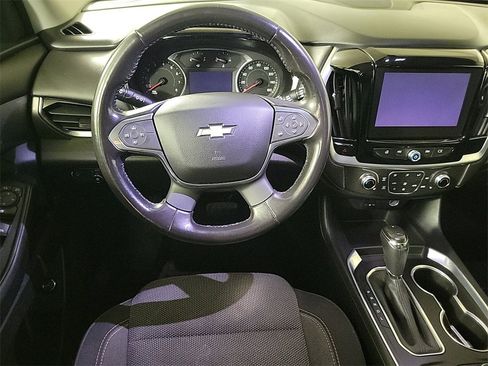 Used 2019 Chevrolet Traverse LT image 16