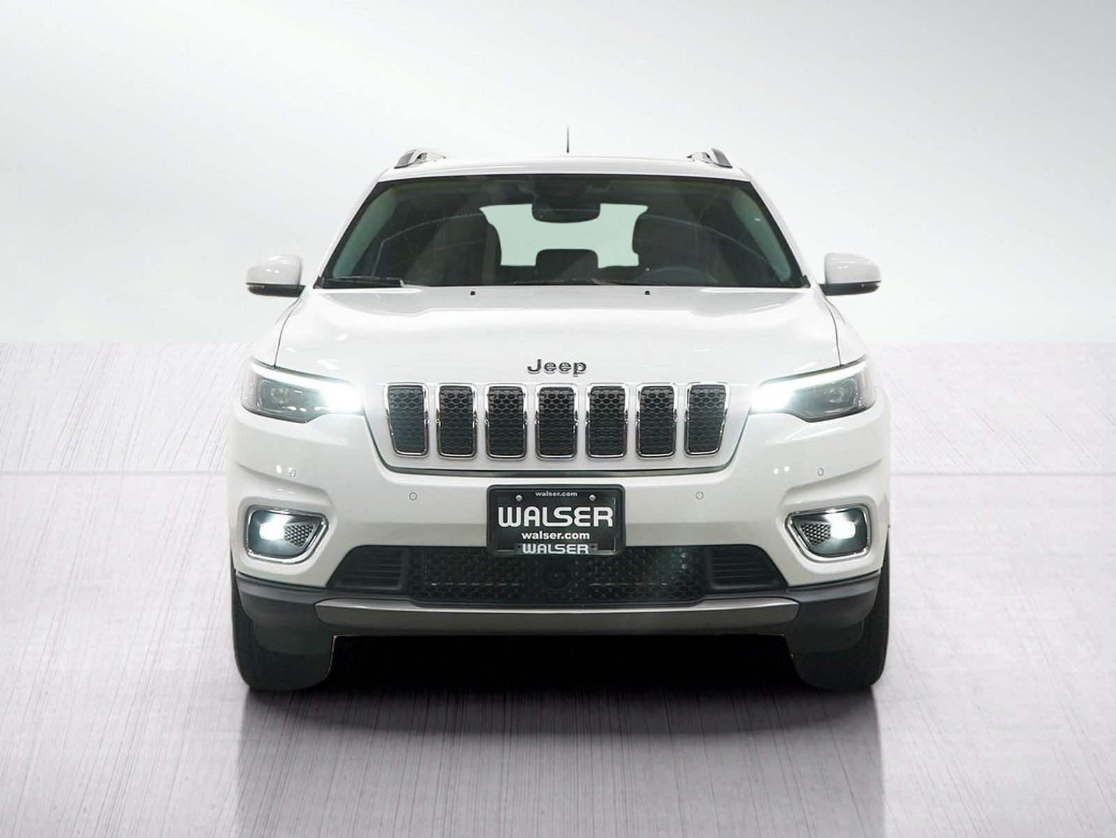 Used 2019 Jeep Cherokee Limited w/ Luxury Group AWD/4WD image 8