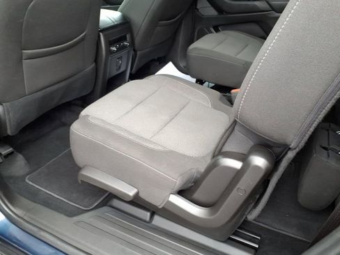 Used 2023 Chevrolet Traverse LT AWD/4WD image 12