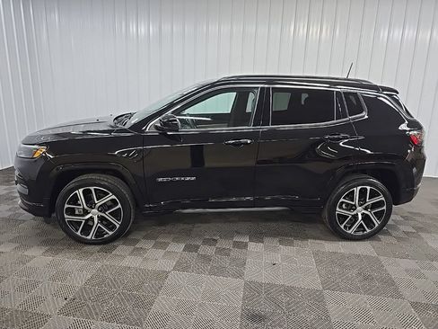 Used 2024 Jeep Compass Limited w/ Elite Group AWD/4WD image 5