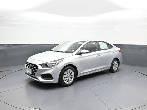 Certified 2021 Hyundai Accent SE FWD image 10