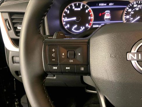 Used 2025 Nissan Rogue SV image 18