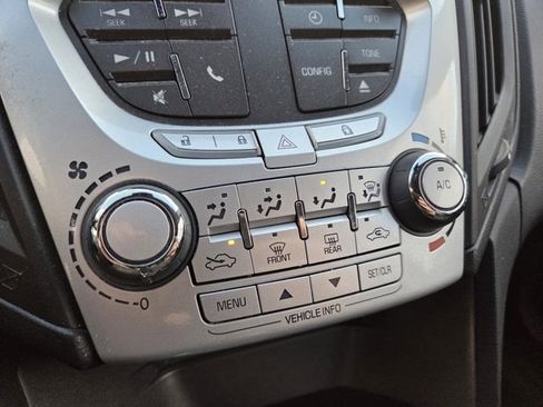 Used 2015 Chevrolet Equinox LT image 12