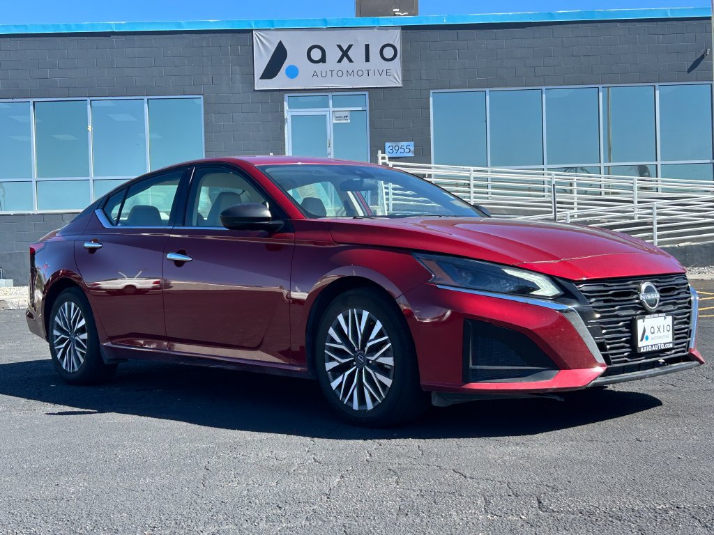 Used 2025 Nissan Altima 2.5 SV FWD image 1