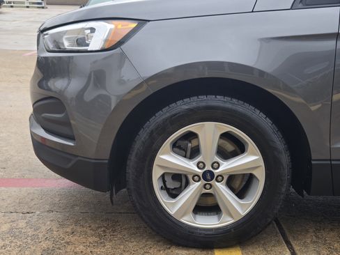 Used 2022 Ford Edge SE image 5