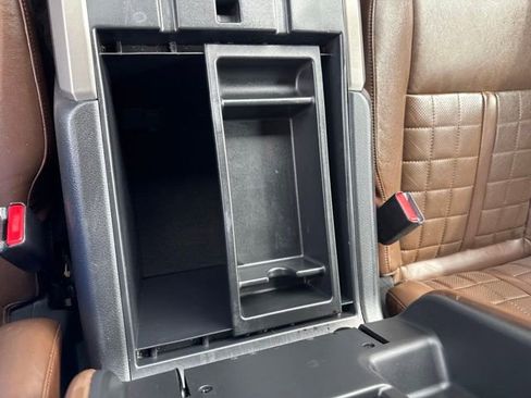 Used 2020 Nissan Titan Platinum Reserve w/ Moonroof Package AWD/4WD image 32