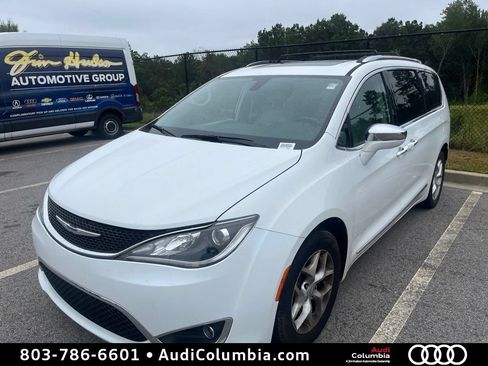 Used 2020 Chrysler Pacifica Limited FWD image 2