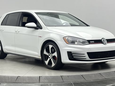 Used 2015 Volkswagen GTI S FWD image 3