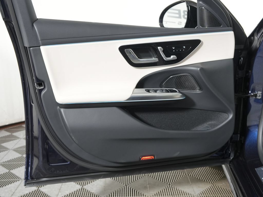 New 2027 Mercedes-Benz E 350 4MATIC Sedan image 24