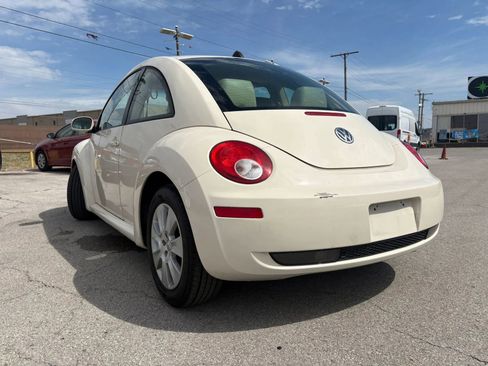 Used 2008 Volkswagen Beetle S image 3