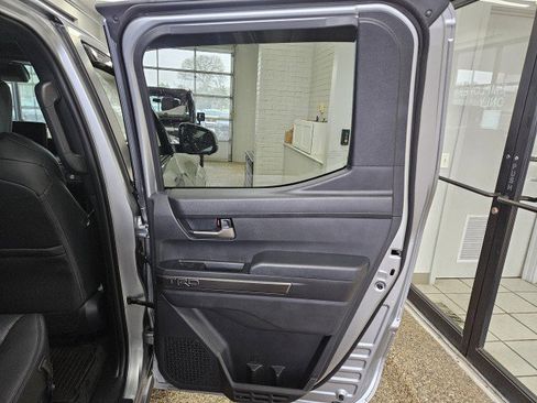 Used 2025 Toyota Tacoma TRD Sport w/ TRD Sport Premium Package image 15