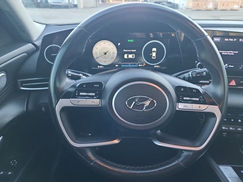 Used 2021 Hyundai Elantra SEL w/ Convenience + Premium Package image 16