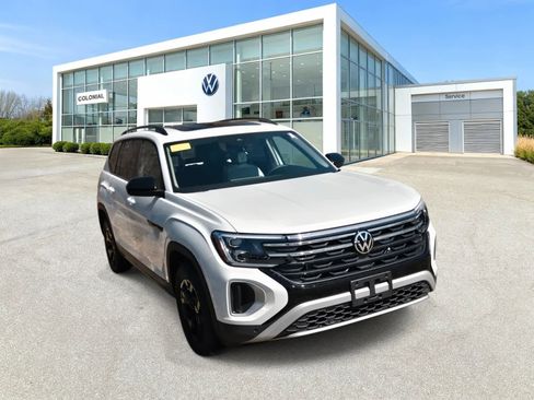 New 2026 Volkswagen Atlas Peak Edition AWD/4WD image 4