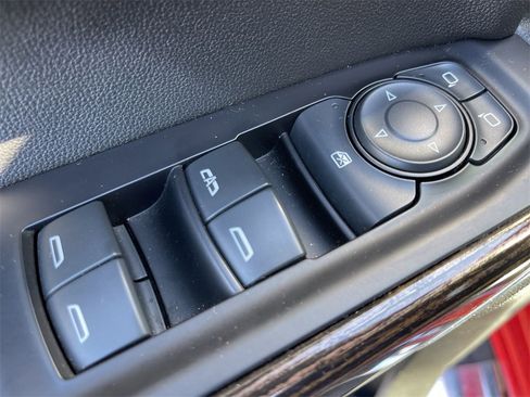 Used 2020 GMC Sierra 1500 SLE w/ SLE Value Package image 13