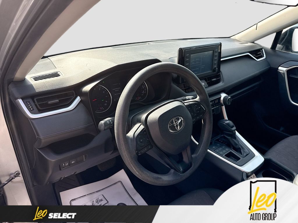 Used 2019 Toyota RAV4 XLE AWD/4WD image 11
