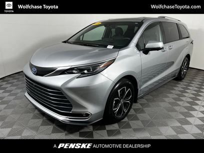 Used 2025 Toyota Sienna Platinum