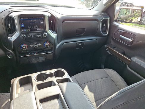 Used 2021 Chevrolet Silverado 1500 LT w/ Safety Package AWD/4WD image 11