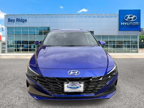 Used 2023 Hyundai Elantra Limited w/ Cargo Package FWD image 11
