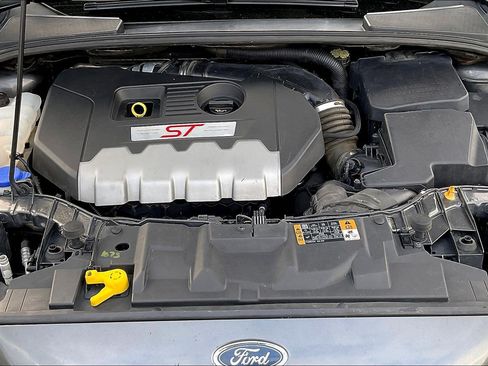 Used 2015 Ford Focus ST w/ Equipment Group 402A FWD image 30