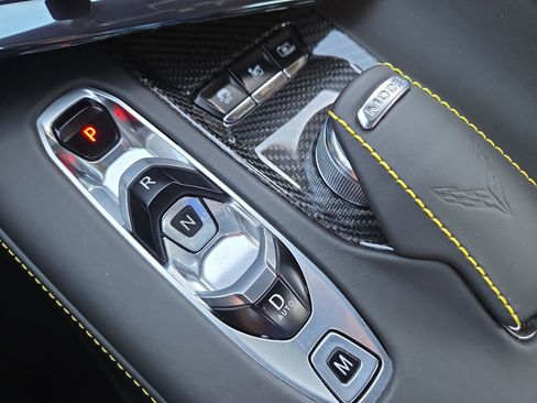 Used 2023 Chevrolet Corvette Stingray Premium Conv w/ Z51 Performance Package RWD image 22