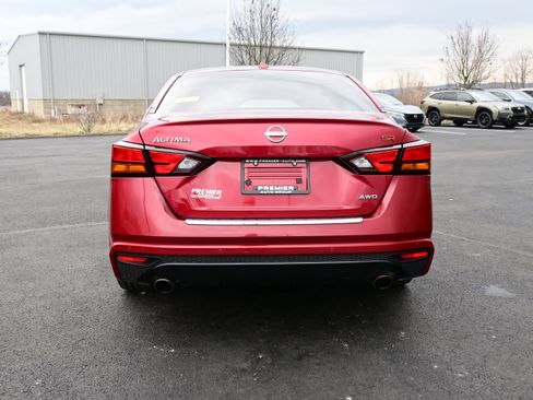 Certified 2023 Nissan Altima 2.5 SR w/ SR Premium Package image 7