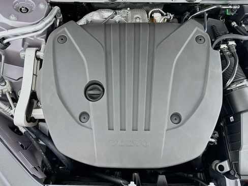 New 2026 Volvo XC90 B5 Plus w/ Protection Package Premier image 29