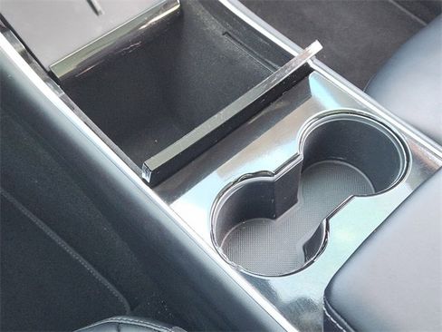 Used 2020 Tesla Model Y Long Range image 27