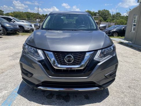 Used 2018 Nissan Rogue S AWD/4WD image 2