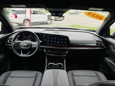 Used 2025 Chevrolet Traverse Z71 w/ Enhanced Driving Package AWD/4WD image 48