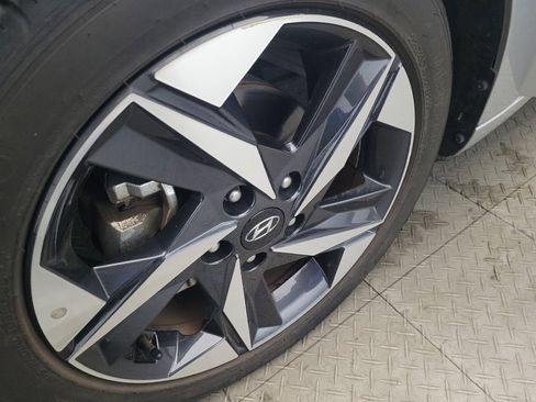 Used 2023 Hyundai Elantra SEL w/ Convenience Package image 31