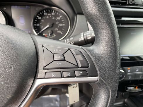 Used 2021 Nissan Rogue Sport S image 16