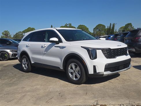 New 2026 Kia Sorento LX image 2