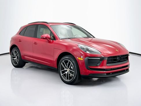 Certified 2026 Porsche Macan AWD/4WD image 9