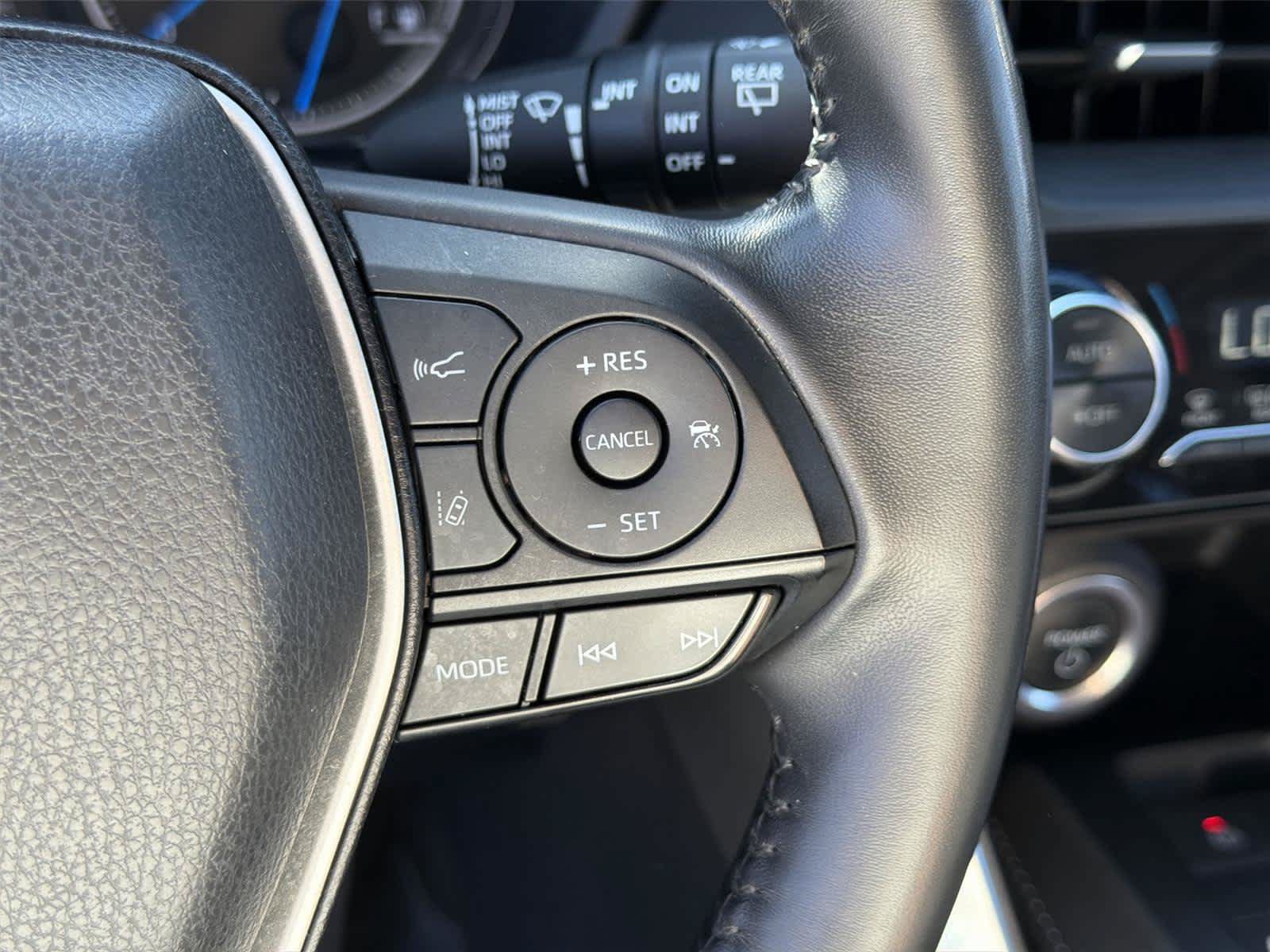 Used 2023 Toyota Venza LE AWD/4WD image 35