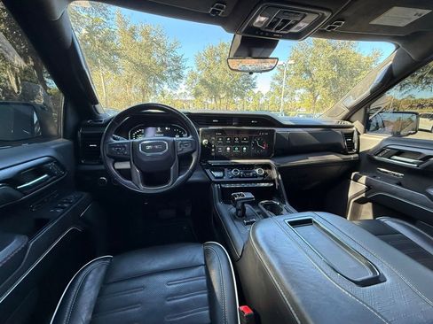 Used 2022 GMC Sierra 1500 AT4X image 17