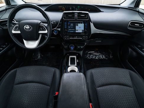 Used 2016 Toyota Prius Three image 11