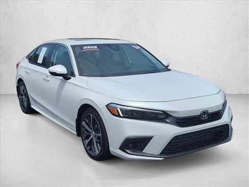 Used 2024 Honda Civic Touring image 3